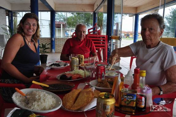 Um delicioso almoço tardio no balneário Mostardas, depois da visita ao Parque Nacional da Lagoa do Peixe, no sul do Rio Grande do Sul, entre a Lagoa dos Patos e o Oceano Atlântico